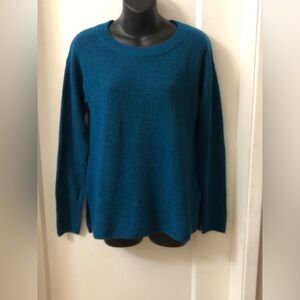 GAP LOVELY BLUE ROUND NECK COZY SWEATER
